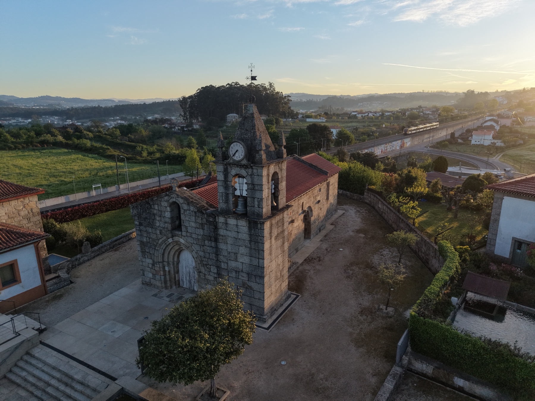 Igreja de Meinedo, terra da Confraria